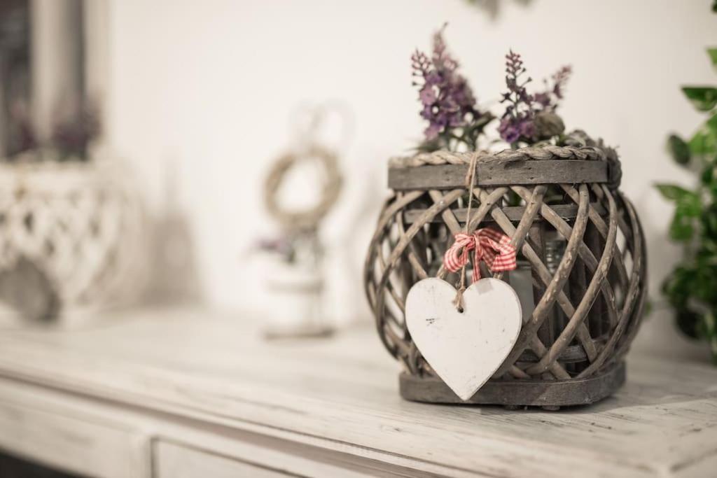 Shabby Apartment @Trastevere Рим Екстер'єр фото